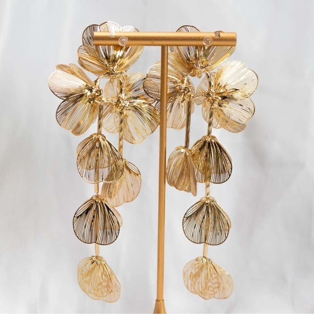 Zara Famous Kate Middleton Floral Statement Earrings - Picture 7 of 8